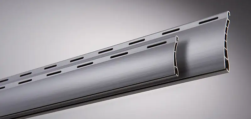 Volet PVC, aluminium ou bois : différences, entretien et réparation - volet roulant Comparatif des volets roulants PVC, aluminium et bois
